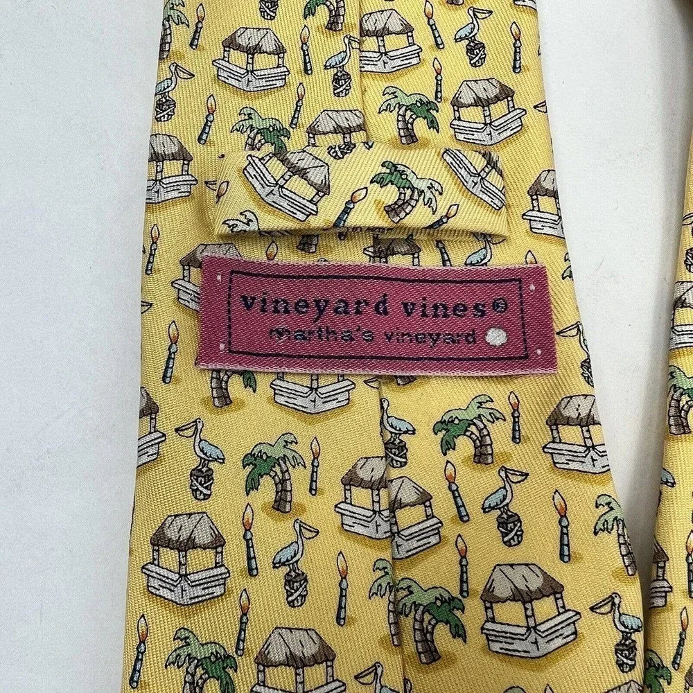 Vineyard Vines Yellow Silk Pelican Fish Tie Necktie Tropoical Palm Trees